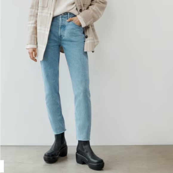 Everlane 90s Cheeky Jean - Picture 1 of 7